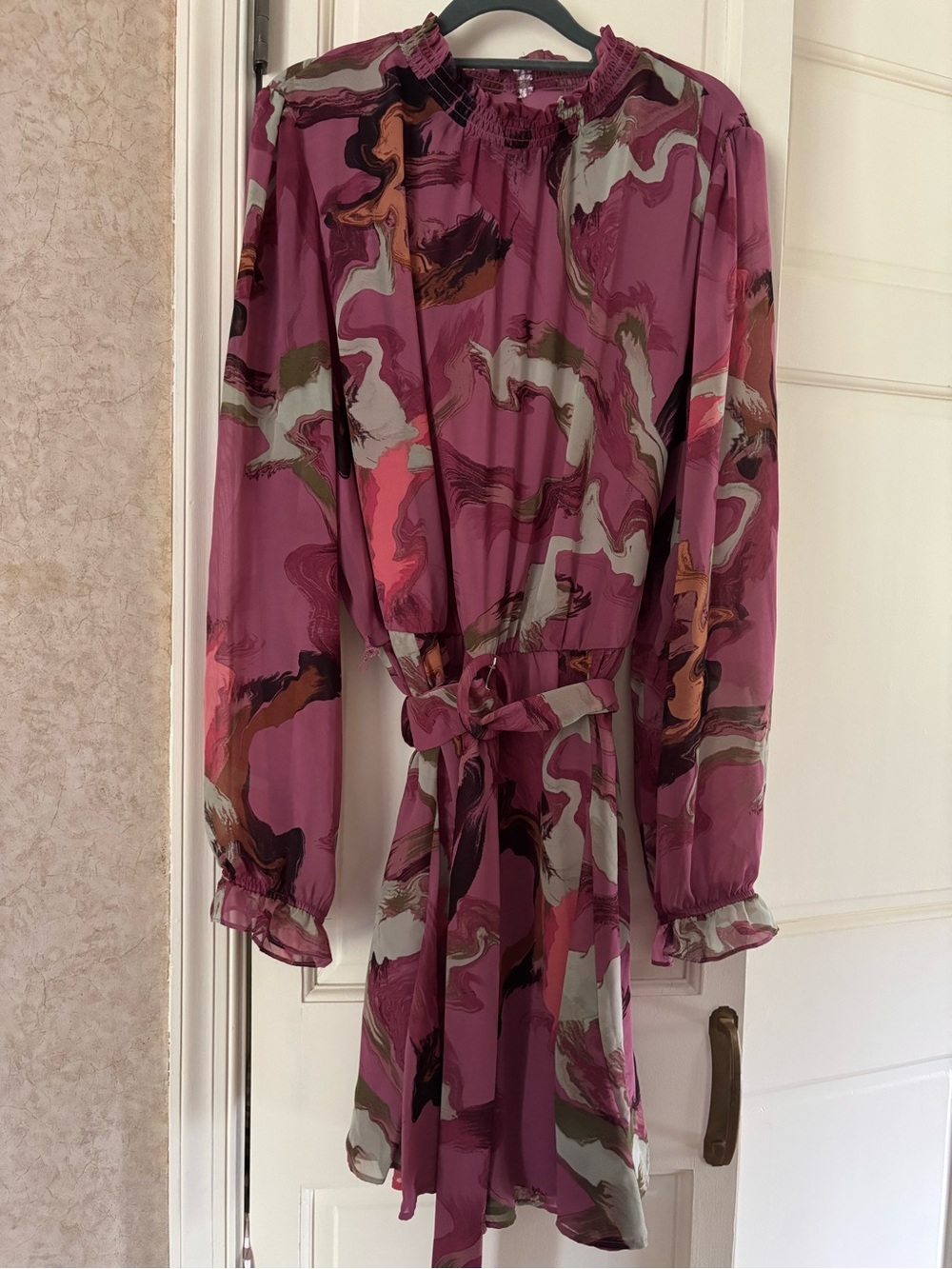 Nine West Women’s Pink Marble-Print Long Sleeve Tie-Waist Dress